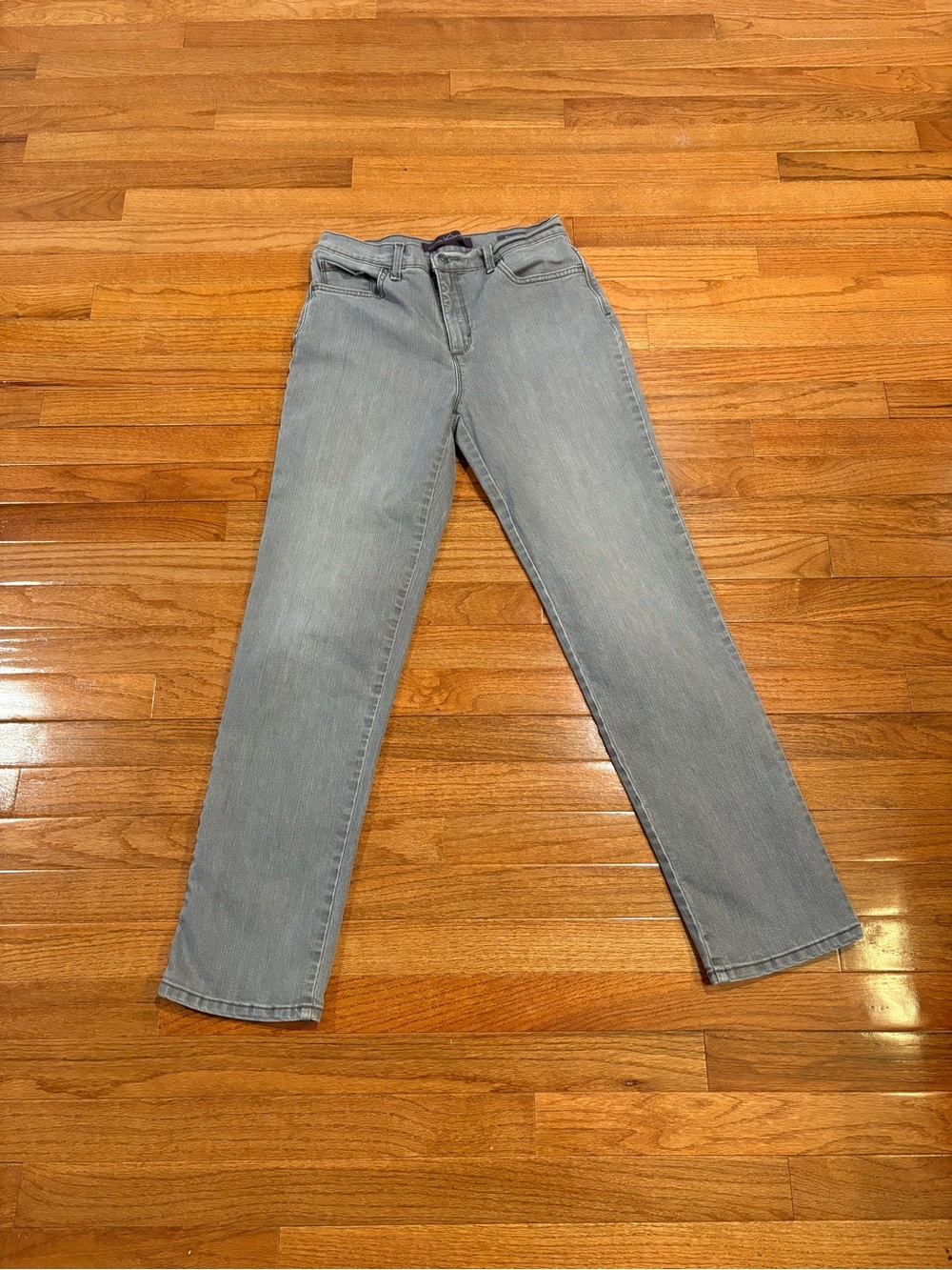 Gloria Vanderbilt Straight-Leg Jeans in Light Grey